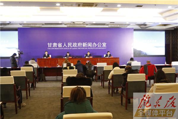 慶陽市8個縣（區(qū)）、570個貧困村、14.99萬戶61.05萬貧困人口全部脫貧