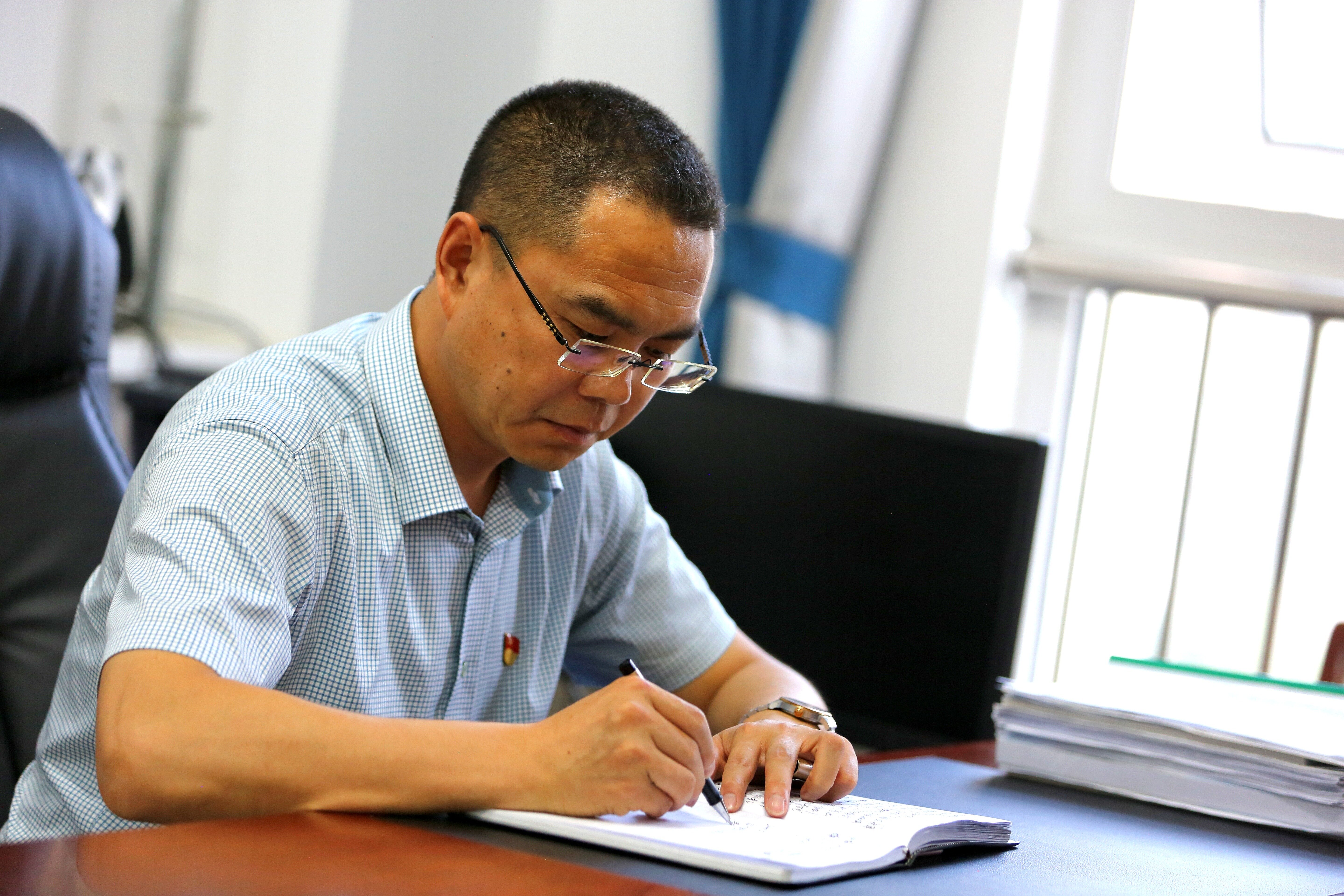 聚焦內(nèi)涵謀新篇 推動發(fā)展開新局——訪慶陽四中黨總支書記、校長齊建偉