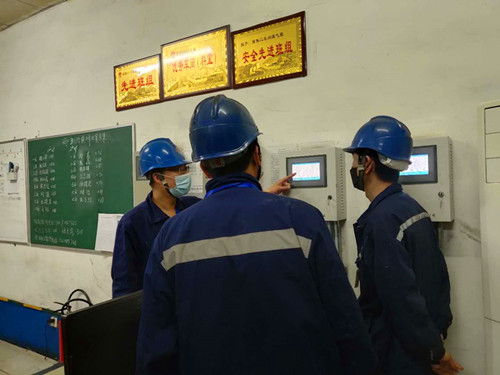 李鵬講解煤氣報警器2_副本.jpg
