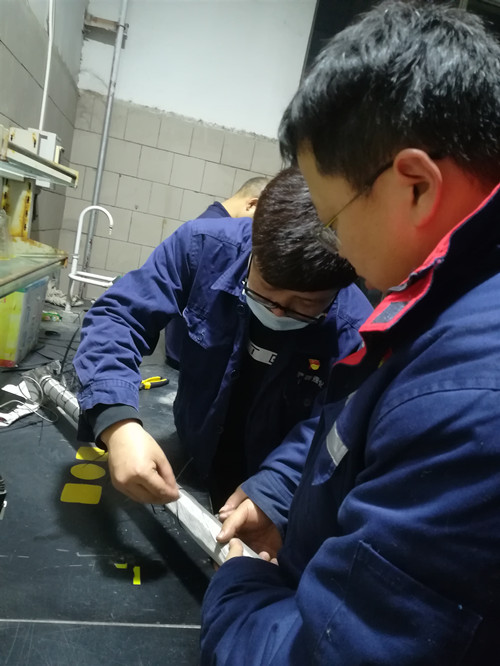 黨員在崗位閃光_副本.jpg