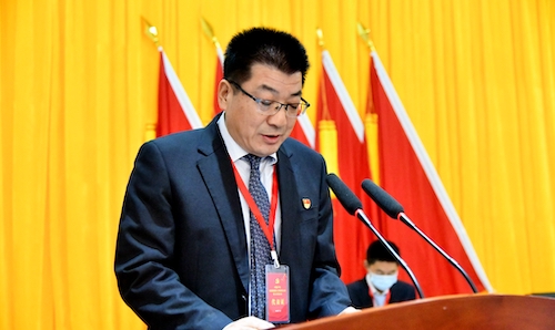 3.陜焦公司副總經(jīng)理、黃陵煤化工公司黨委書記孫潤錄作黨委報告.JPG