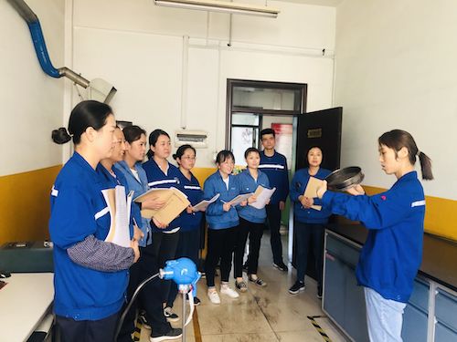 讓基層戰(zhàn)斗堡壘強起來的紅玫瑰.jpg
