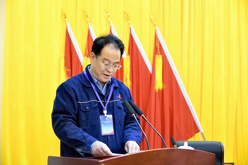 李書記做報告.JPG